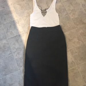 😎🥰3 for 20! Dark gray plaid pencil skirt